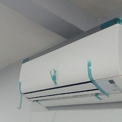 Pose des climatiseurs DAIKIN'' Inverter chez GSC Bonapriso d'enerco